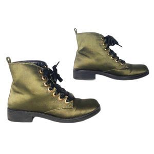 DIRTY LAUNDRY Green Satin Combat Boots with Ribbon Laces Size 7.5